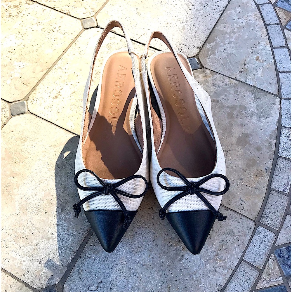 Aerosoles Cream Canvas Fabric/Black Leather Point Slingback Flats Size 6